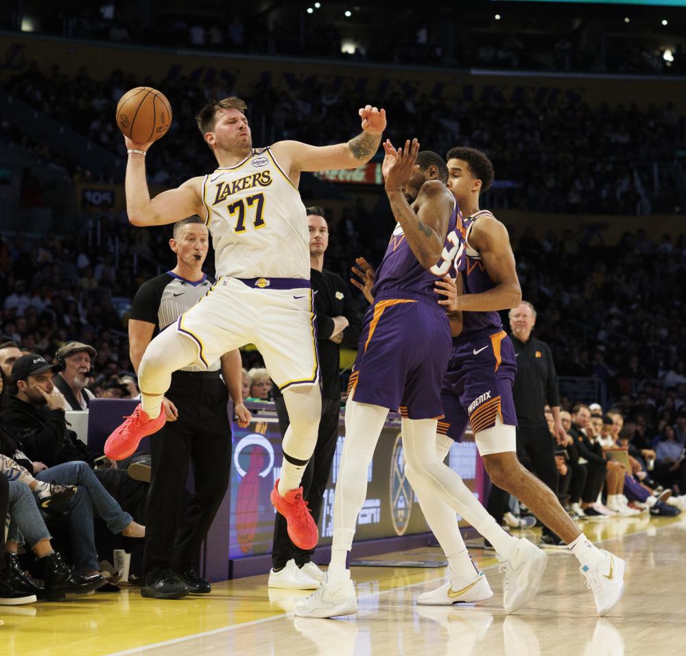 在前场承担 在前场承担