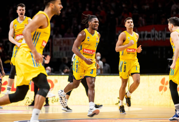 前场压迫 前场压迫