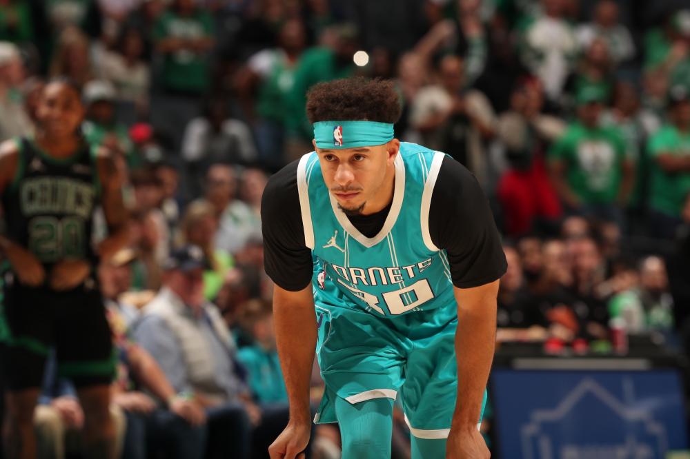 赛打下了坚 赛打下了坚