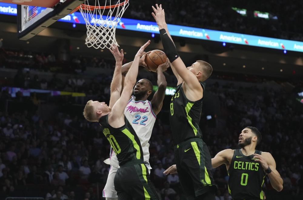 疑为本届亚 疑为本届亚